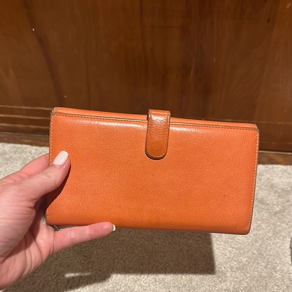CHANEL Vibrant Orange Leather Clutch - Picture 5 of 11